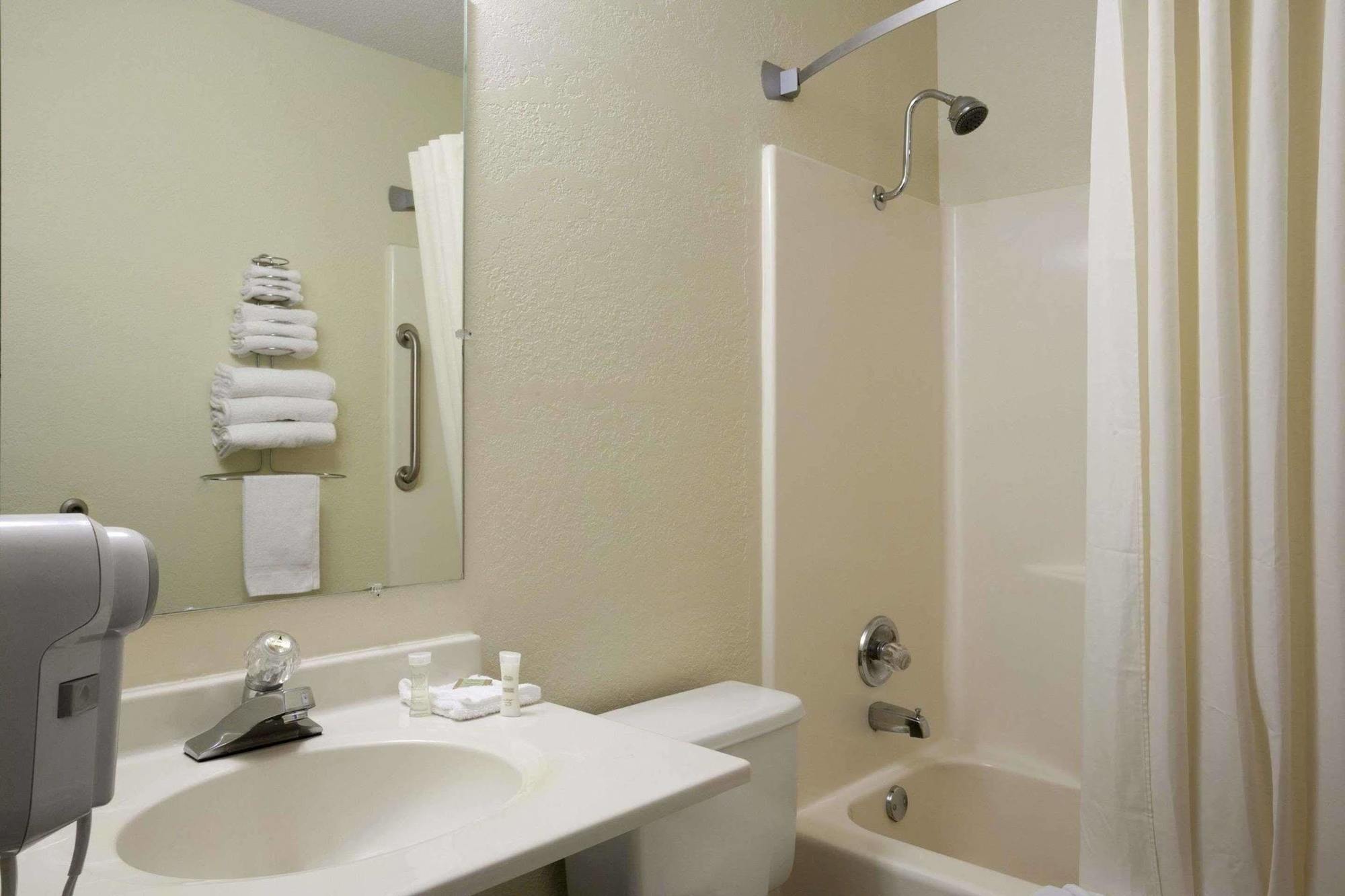 ซูเปอร์ 8 บาย วินด์แฮม อเล็กซานเดรีย มินนิโซตา Motel ภายนอก รูปภาพ